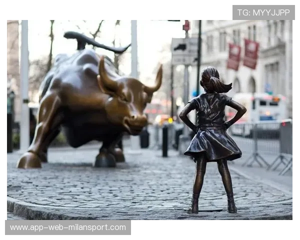 美国女子腰旗成为焦点项目之一，美国叉腰女孩雕像