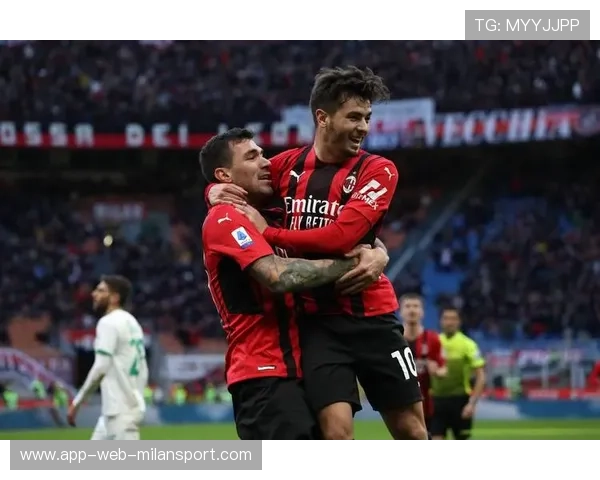 罗马禁区外远射连发，迈尼昂稳稳抱住，罗马 maximus